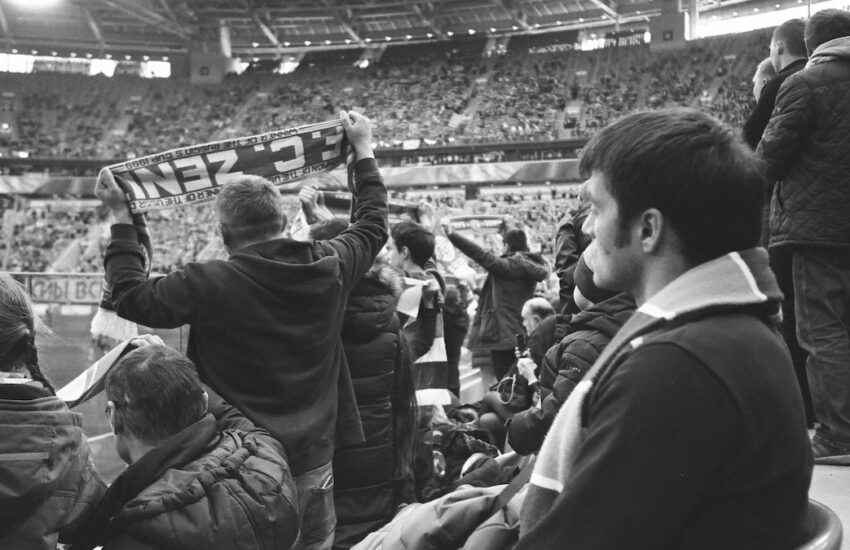 primeira partida de futebol