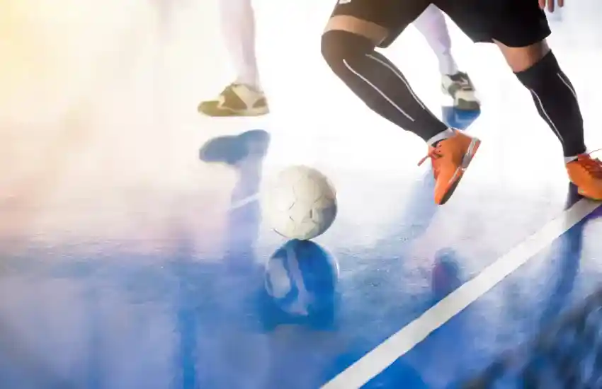 Qual melhor tênis para jogar futsal confira dicas